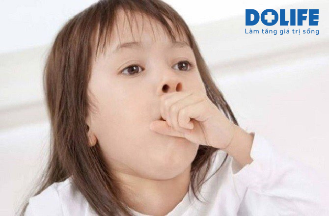 Khó thở, ho là những biểu hiện thường thấy ở trẻ em khi bị hen phế quản