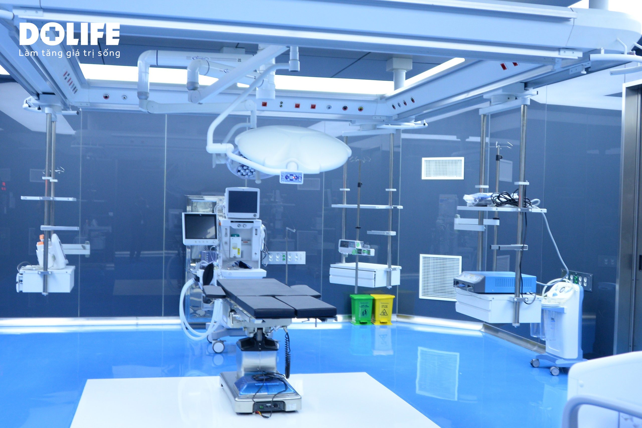 Phòng mổ tại DoLife được trang bị hệ thống thiết bị y tế hàng đầu