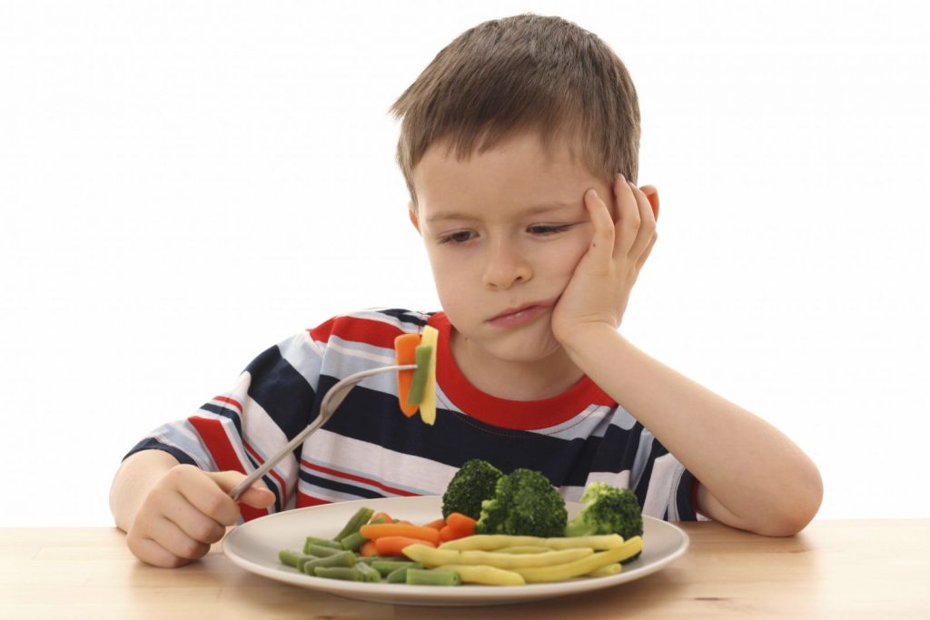 Một trong những nguyên nhân gây suy dinh dưỡng ở trẻ là do khẩu phần ăn uống không đảm bảo
