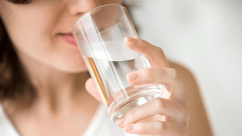 Uống nhiều nước là biện pháp chữa viêm đường tiết niệu