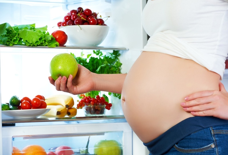 Mẹ bầu nên ăn uống khoa học, không nên kiêng khem quá nhiều