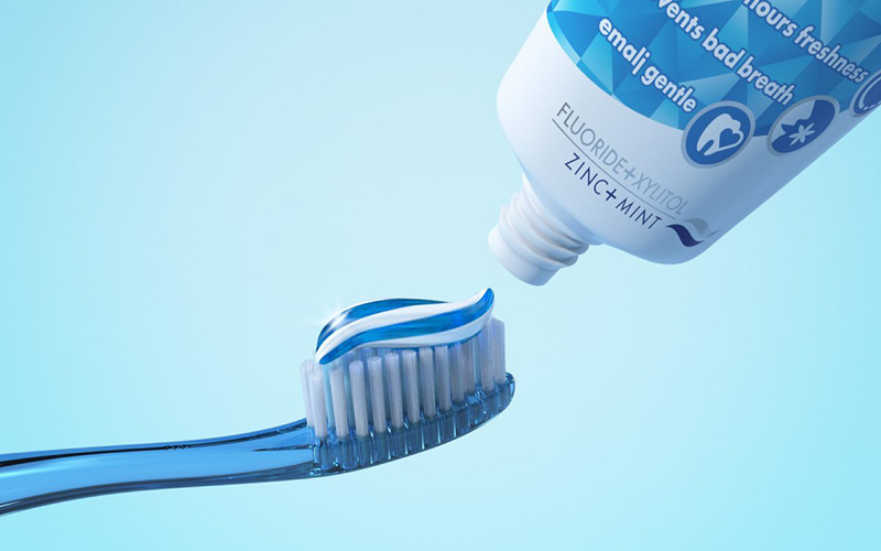 Kem đánh răng có chứa fluoride.