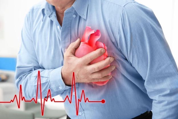 Đau thắt ở ngực là tình trạng đau ngực dữ dội do giảm lượng máu đến tim.